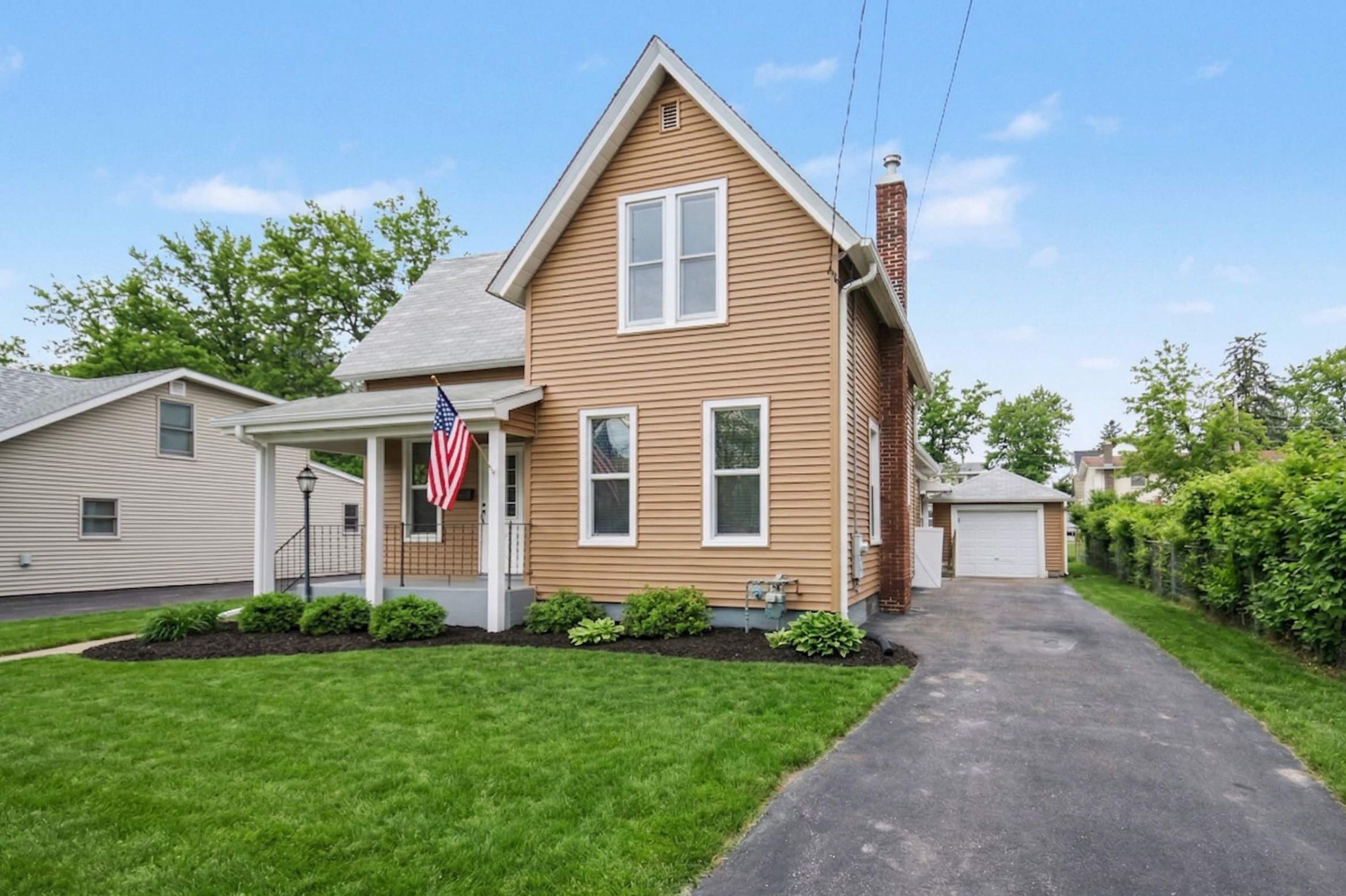 Residential homes in Carpentersville, Illinois