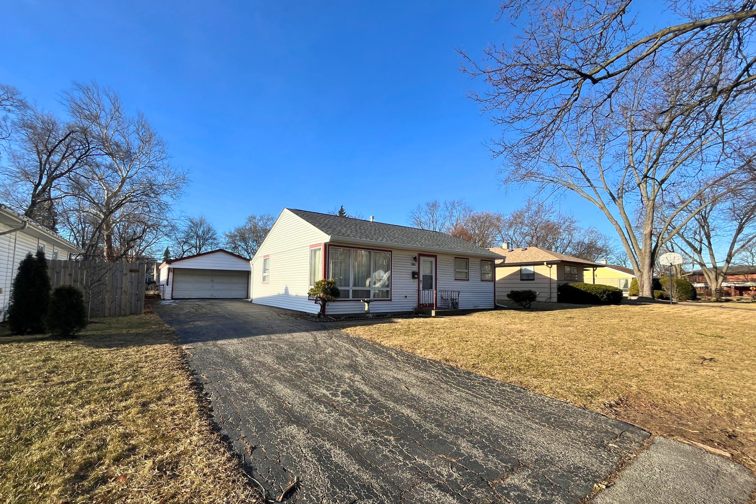 Residential homes in Rolling Meadows, Illinois