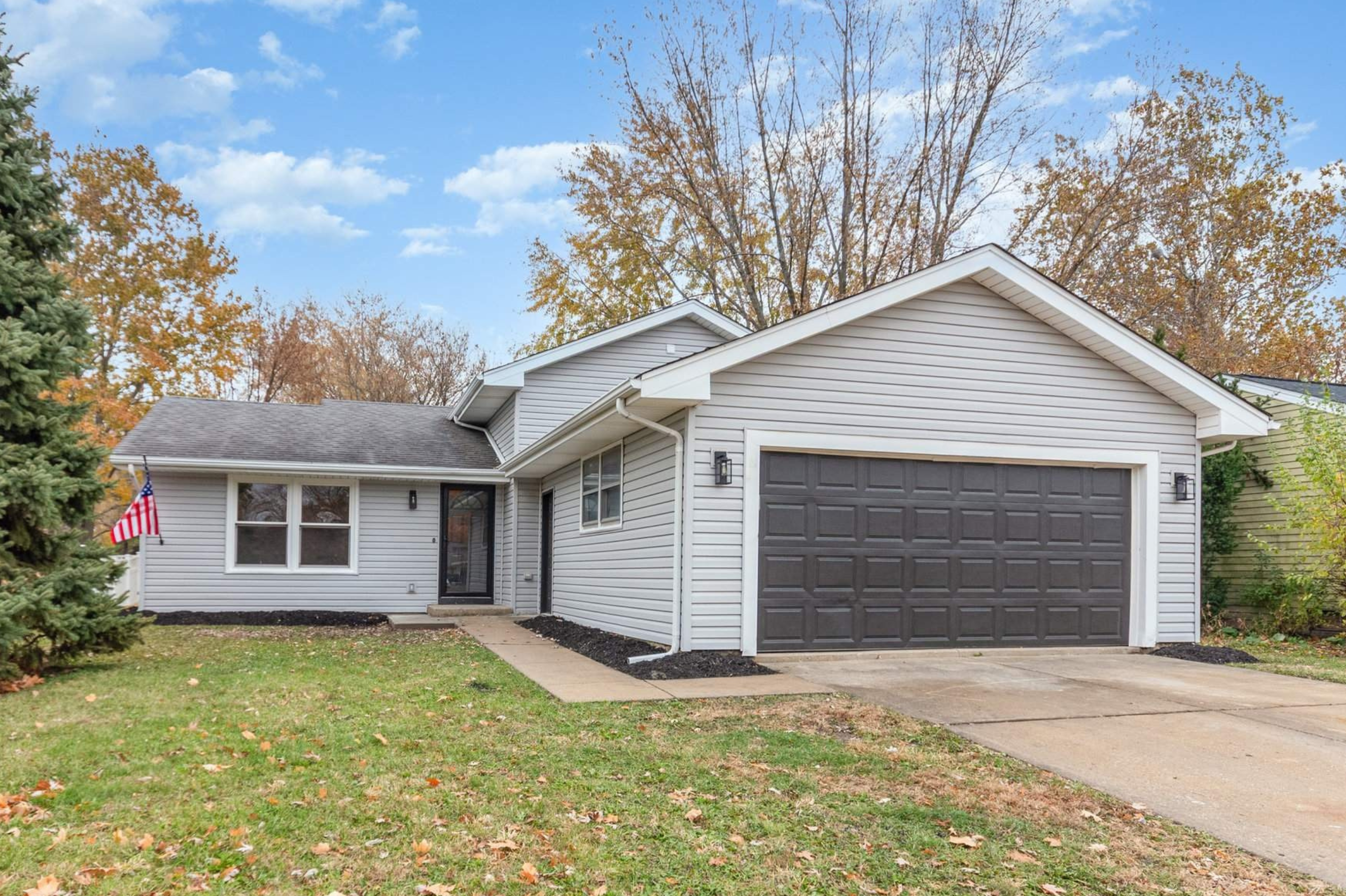 Residential homes in Warrenville, Illinois